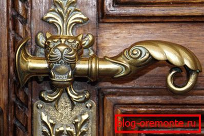 Poignée de porte inhabituelle