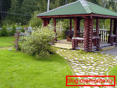 Pavillon avec toit en croupe