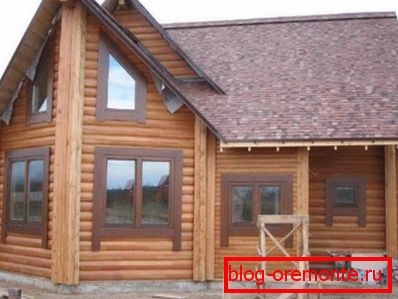 L'architecture des maisons en bois est très diverse. L'architecture des maisons en bois est très diverse.