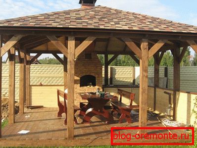Pavillon de barbecue couvert d'un toit souple