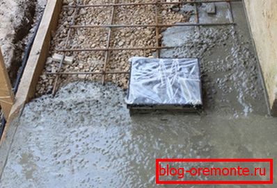 Le béton préparé de vos propres mains durcit de la même manière. Le béton préparé de vos propres mains durcit de la même manière.