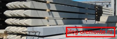 Les pieux en béton sont de différents types et fabriqués à l'aide de différentes qualités de mortier. Les pieux en béton sont de différents types et fabriqués à l'aide de différentes qualités de mortier.