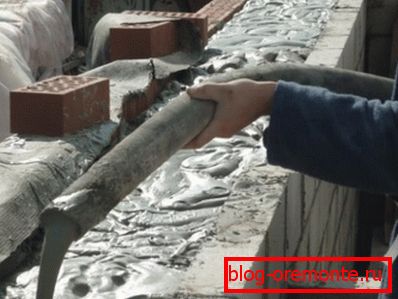 En raison de la structure cellulaire, il faudra 3 fois moins de ciment pour combler les vides qu'avec les solutions classiques En raison de la structure cellulaire, il faudra 3 fois moins de ciment pour combler les vides qu'avec les solutions classiques