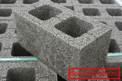 Des blocs de pâte à modeler et de béton - la construction est encore plus facile, moins chère et plus pratique! Des blocs de pâte à modeler et de béton - la construction est encore plus facile, moins chère et plus pratique!