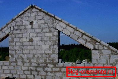 Les blocs sont faciles à couper, il leur est facile de donner la forme requise (sur la photo) Les blocs sont faciles à couper, il leur est facile de donner la forme requise (sur la photo)