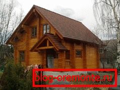 La maison de campagne peut être construite d'une barre mince. La maison de campagne peut être construite d'une barre mince.