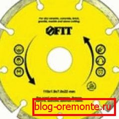 Placez le disque dans le sens de la flèche. Placez le disque dans le sens de la flèche.