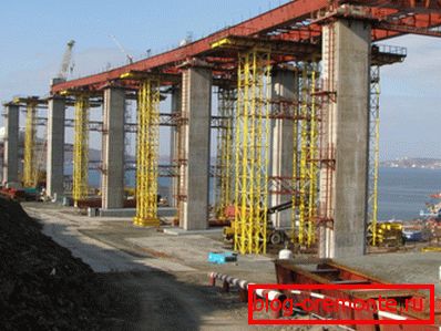 Pour des constructions telles que celles illustrées sur la photo, seuls des bétons très lourds sont utilisés. Pour des constructions telles que celles illustrées sur la photo, seuls des bétons très lourds sont utilisés.