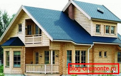 Ménage, construit en mélèze, agréable à regarder et reflétant le style de vie et les préférences des propriétaires Ménage, construit en mélèze, agréable à regarder et reflétant le style de vie et les préférences des propriétaires