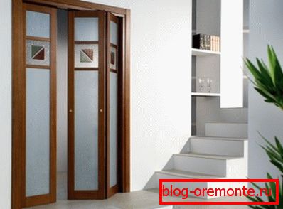 Portes dans le couloir Portes dans le couloir