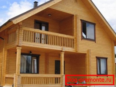 Photos de la maison en bois profilé. Photos de la maison en bois profilé.