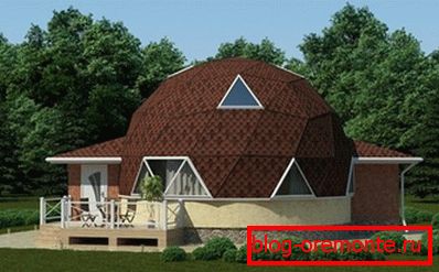 Photos de la maison avec un toit en dôme Photos de la maison avec un toit en dôme