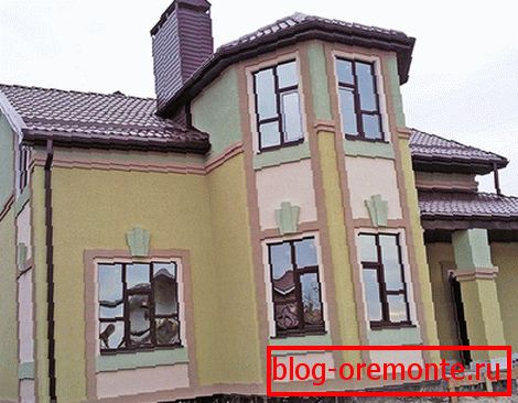 La façade peut être peinte de différentes couleurs.