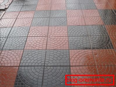 Photos de carreaux sur une base en béton. Photos de carreaux sur une base en béton.