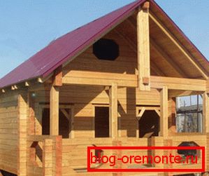 Photo du processus de construction d'une maison en bois Photo du processus de construction d'une maison en bois