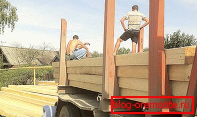 Déchargement de photo sur le chantier Déchargement de photo sur le chantier