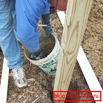 Photo d'installation de support pour une clôture Photo d'installation de support pour une clôture