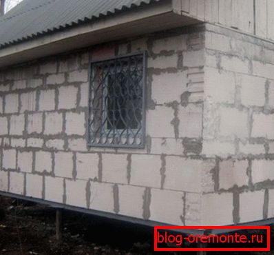 Maison en béton cellulaire sur une base de colonne peu coûteuse Maison en béton cellulaire sur une base de colonne peu coûteuse