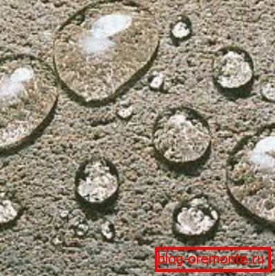 Hydrophobicité - propriété du béton traité avec un apprêt Hydrophobicité - propriété du béton traité avec un apprêt