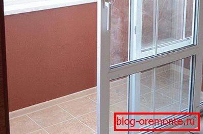GOST: portes de balcon en plastique - design coulissant GOST: portes de balcon en plastique - design coulissant