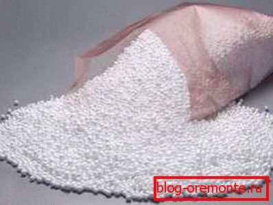 Les granulés de Polyfoam offrent d'excellentes propriétés d'isolation thermique avec une petite masse de produits Les granulés de Polyfoam offrent d'excellentes propriétés d'isolation thermique avec une petite masse de produits