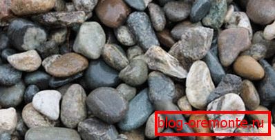 Le gravier est responsable de la résistance de la structure en béton. Le gravier est responsable de la résistance de la structure en béton.