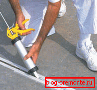 Comment sceller les fissures dans un sol en béton avec un scellant élastique Comment sceller les fissures dans un sol en béton avec un scellant élastique