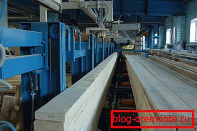 Le bois collé est produit dans des ateliers spécialisés sur des équipements modernes. Le bois collé est produit dans des ateliers spécialisés sur des équipements modernes.