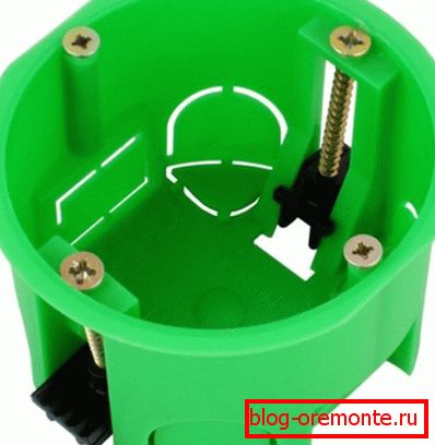 Box sous la sortie dans le béton et détermine quel devrait être le diamètre de la couronne Box sous la sortie dans le béton et détermine quel devrait être le diamètre de la couronne