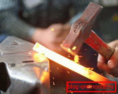 Pièces forgées sur l'enclume Pièces forgées sur l'enclume
