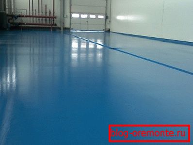 La peinture pour le sol en béton du garage vous permet de prolonger la durée de vie de la chape. La peinture pour le sol en béton du garage vous permet de prolonger la durée de vie de la chape.