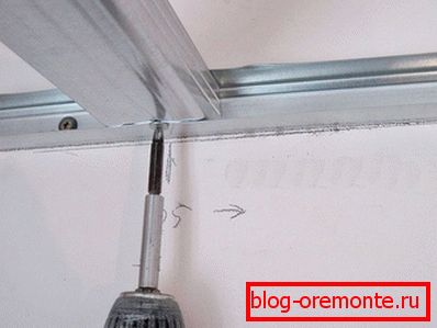 L'installation потолочного каркаса L'installation потолочного каркаса
