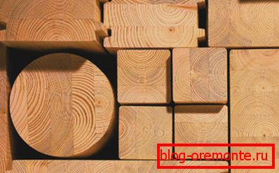 Photo amateur, où vous pouvez voir une section de bois lamellé collé et ses variétés Photo amateur, où vous pouvez voir une section de bois lamellé collé et ses variétés