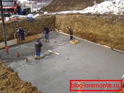 La saison morte n'est pas la meilleure période pour travailler. La saison morte n'est pas la meilleure période pour travailler.
