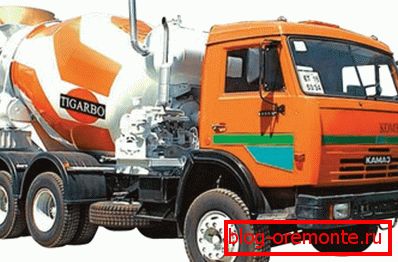 Mélangeur à base de KamAZ. Mélangeur à base de KamAZ.
