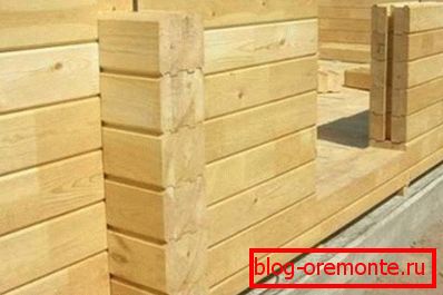 Murs de bois puissants Murs de bois puissants