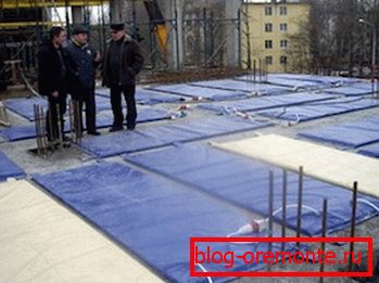 Vous pouvez utiliser des tapis spéciaux qui maintiennent une température élevée pendant un certain temps. Vous pouvez utiliser des tapis spéciaux qui maintiennent une température élevée pendant un certain temps.