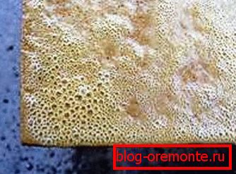 Sur cette photo, vous pouvez voir comment le solvant devrait mousser. Sur cette photo, vous pouvez voir comment le solvant devrait mousser.