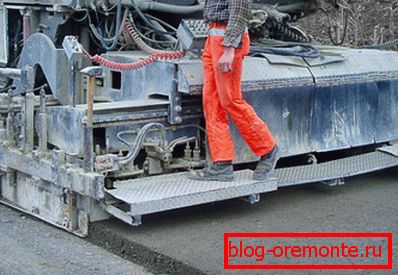 Sur la photo - comment utiliser le granulat d'asphalte Sur la photo - comment utiliser le granulat d'asphalte