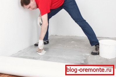 Sur la photo - Comment poser du linoléum sur un sol en béton avec de la colle Sur la photo - Comment poser du linoléum sur un sol en béton avec de la colle