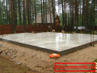 Sur la photo - un exemple d'arrangement de la fondation Sur la photo - un exemple d'arrangement de la fondation
