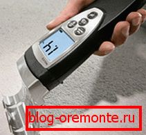 Sur la photo - le processus de détermination du niveau d'humidité Sur la photo - le processus de détermination du niveau d'humidité