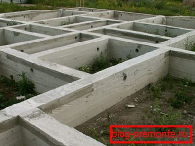 Sur une photo - la base de la bande de type difficile Sur une photo - la base de la bande de type difficile