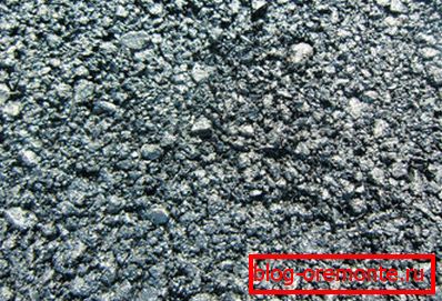 Le béton bitumineux grossier est une couche de fond fiable de la chaussée. Le béton bitumineux grossier est une couche de fond fiable de la chaussée.