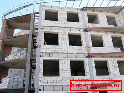 Murs porteurs en blocs de béton cellulaire dans un immeuble de grande hauteur Murs porteurs en blocs de béton cellulaire dans un immeuble de grande hauteur
