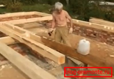La couronne inférieure et le salaire sont traités par imprégnation La couronne inférieure et le salaire sont traités par imprégnation