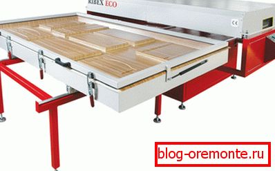 Equipement pour la fabrication de garnitures de portes en MDF Equipement pour la fabrication de garnitures de portes en MDF