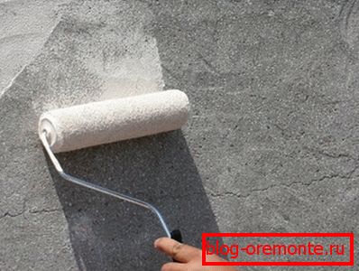Le traitement du béton avec apprêt garantit un haut degré d'adhérence Le traitement du béton avec apprêt garantit un haut degré d'adhérence
