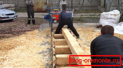 Traitement des poutres sur le chantier Traitement des poutres sur le chantier