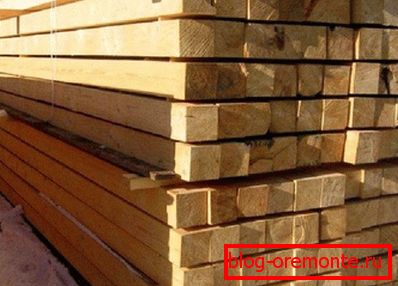 Piles de bois normales Piles de bois normales